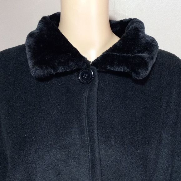 Vintage late 70s Argee velour wrap with sleeves, faux collar & wrists, sz OS - Picture 3 of 6